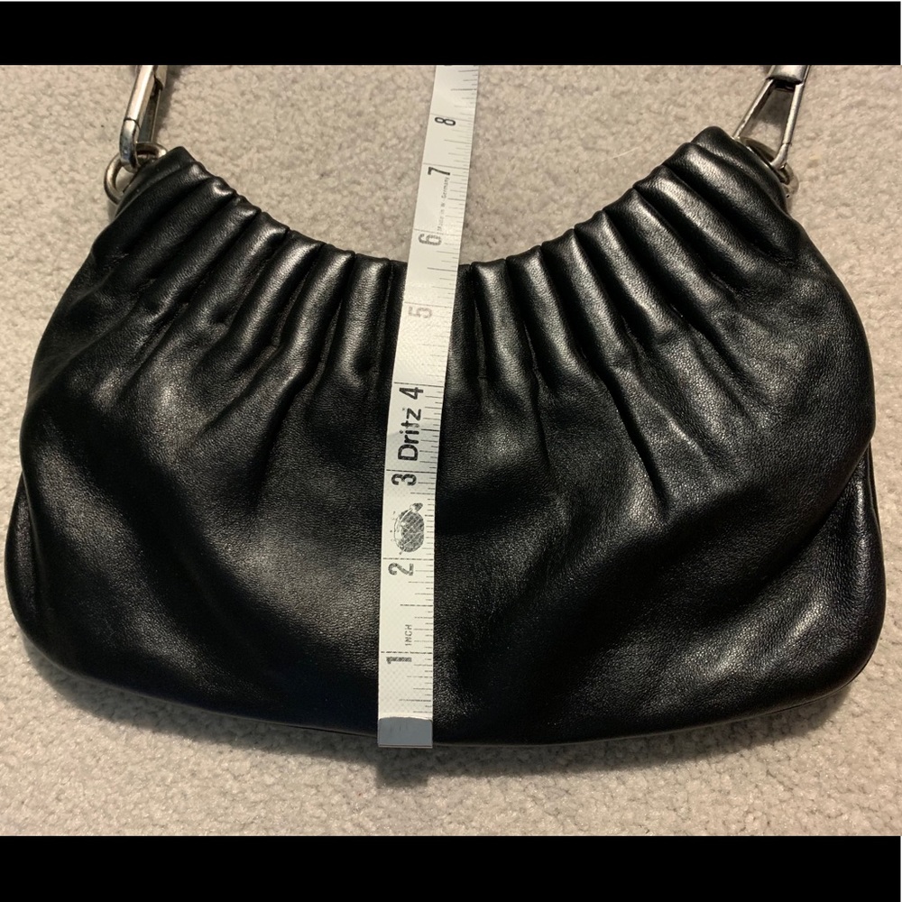 ❗️SOLD❗️🎉2xHP🎉 Yves Saint Laurent Black Handbag - Picture 8 of 9